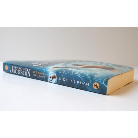 El ladrón del rayo/ The Lightning Thief (Percy Jackson y los dioses del olimpo / Percy Jackson and the Olympians) (Spanish