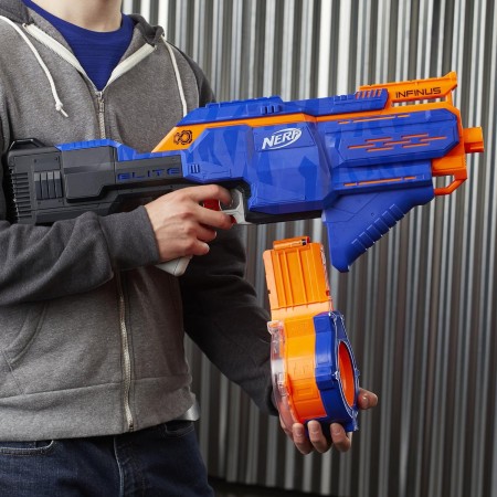 Infinus Nerf N-Strike - Bláster motorizado de élite con tecnología Speed-Load, tambor de 30 dardos y 30 dardos oficiales Nerf